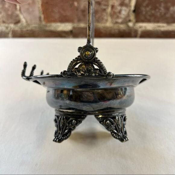 Vintage Simpson Hall Miller & Co #176 Victorian Silver Plated Bridal Basket - Picture 4 of 7